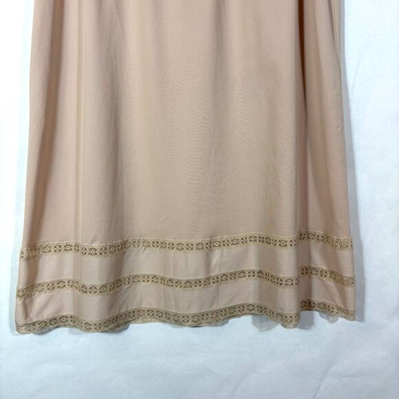Vintage Cream Beige Half Slip 26" Wide Lace Strip Hemline Small Nylon Retro - Picture 3 of 11